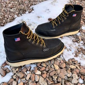 Danner men’s bull run moc toe work boot. Husband only wore a handful of times.